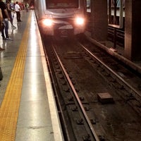 Photo taken at Estação Clínicas (Metrô) by Ká M. on 1/26/2017