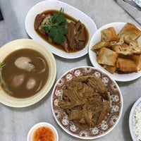Photo taken at Ng Ah Sio Pork Ribs Soup Eating House by Anasthasia I. on 12/9/2022