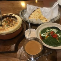 Photo taken at Queen&amp;#39;s Tandoor Indian &amp;amp; Fusion Cuisine by Anasthasia I. on 12/18/2022