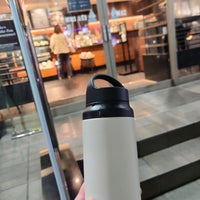 Photo taken at Starbucks by ひでた (. on 1/21/2023