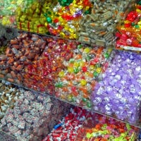 7/10/2013 tarihinde Shan O.ziyaretçi tarafından Sweeet!  THE Candy Store in Gettysburg, PA'de çekilen fotoğraf