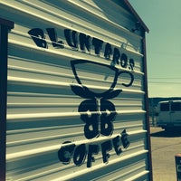รูปภาพถ่ายที่ Blunt Bros. Coffee โดย Diana I. เมื่อ 5/28/2014