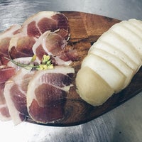 Foto diambil di O Botequinho do Xico oleh Mariana P. pada 5/30/2017