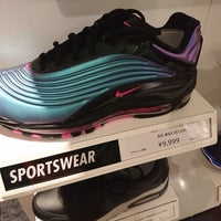 Nike Factory Store 寿町12 3