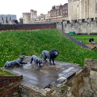 รูปภาพถ่ายที่ Tower of London โดย Bertha L. เมื่อ 5/4/2013