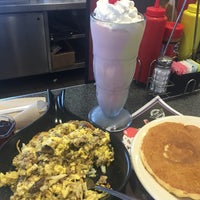 Photo taken at Steak &amp;#39;n Shake by Mike A. on 4/10/2016