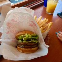 Photo taken at MOS Burger by Takuma on 5/26/2019