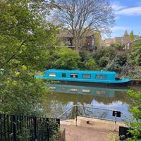 Photo taken at Regent&amp;#39;s Canal by Julie T. on 4/24/2023
