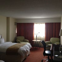 Photo taken at Teaneck Marriott at Glenpointe by Artem B. on 4/11/2013