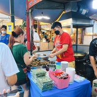 Photo taken at Talat Phlu Market by Yo_oNG&amp;#39;s D. on 6/18/2022