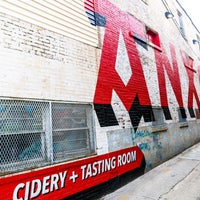 5/24/2017 tarihinde ANXO Cidery &amp;amp; Tasting Roomziyaretçi tarafından ANXO Cidery &amp;amp; Tasting Room'de çekilen fotoğraf