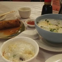 Photo taken at Oriental Chu Shing Restaurant by Rachel G. on 11/5/2017