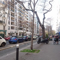 Photo taken at Avenue de Laumière by GARY 🇫🇷🚅 on 4/17/2019