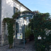Photo taken at Maison du jardinage by GARY 🇫🇷🚅 on 9/29/2018