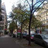 Photo taken at Avenue de la République by GARY 🇫🇷🚅 on 11/13/2017