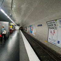Photo taken at Métro Michel-Ange – Molitor [9,10] by GARY 🇫🇷🚅 on 11/11/2018