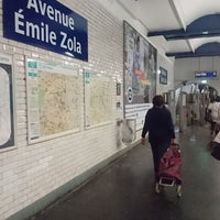 Photo taken at Métro Avenue Émile Zola [10] by GARY 🇫🇷🚅 on 10/17/2017