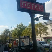 Photo taken at Métro Reuilly–Diderot [1,8] by GARY 🇫🇷🚅 on 8/30/2016