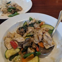 Das Foto wurde bei Canton Restaurant von Trisha L. am 4/6/2019 aufgenommen