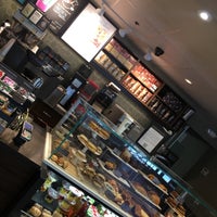 Photo taken at Starbucks by 💜البرنسيسه هنادي 💜♊️ on 5/2/2017