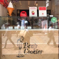 Photo taken at Ben&amp;#39;s Cookies by Mitsuharu A. on 5/24/2019