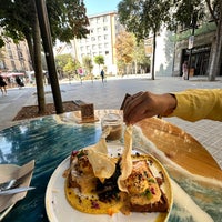 10/9/2023 tarihinde Fatimahziyaretçi tarafından EatMyTrip - Brunch &amp;amp; Bakery Barcelona'de çekilen fotoğraf