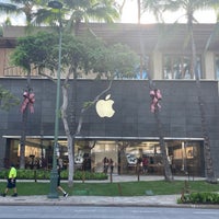 Photo taken at Apple Royal Hawaiian by tsukuru h. on 12/31/2023