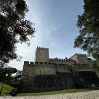 Photo taken at São Jorge Castle by Swara D. on 4/4/2024