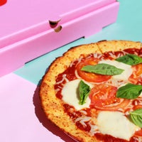รูปภาพถ่ายที่ Skinny B*tch Pizza โดย Skinny B*tch Pizza เมื่อ 5/11/2017
