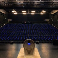 รูปภาพถ่ายที่ Theaterhaus Stuttgart โดย Medler เมื่อ 5/8/2019