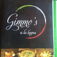 Foto tomada en Gimmo&amp;#39;s Pizza alla legna  por WHALEY el 1/26/2013