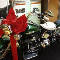 Foto diambil di Trev Deeley Motorcycles oleh Trev Deeley Harley-Davidson P. pada 11/18/2012