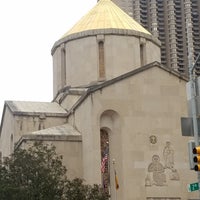 Foto tomada en St. Vartan Armenian Cathedral  por Jessica K. el 10/26/2018