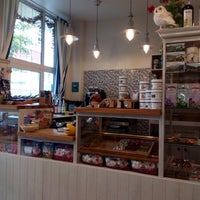 Снимок сделан в Кафе-булочная &amp;quot;Булки на море&amp;quot; пользователем Dimmy B. 8/30/2017