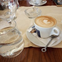 Das Foto wurde bei Equilibrium Restaurant &amp;amp; Coffee Bar von Христина Т. am 4/20/2019 aufgenommen