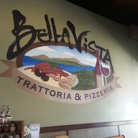 Foto tomada en BellaVista Trattoria &amp;amp; Pizzeria  por Tripp W. el 4/5/2013