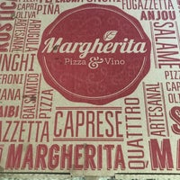 Photo prise au Margherita Pizza &amp;amp; Vino par Rafa V. le5/19/2019