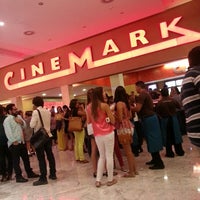 Foto tirada no(a) Cinemark por Julia S. em 2/20/2013
