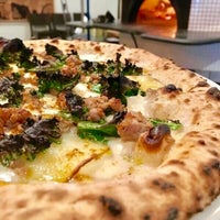 10/22/2017 tarihinde Carolina M.ziyaretçi tarafından Piatto Neapolitan Pizzeria'de çekilen fotoğraf