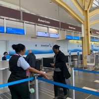 Photo taken at American Airlines Ticket Counter by Gennady on 10/8/2019