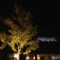 Photo prise au Veggie Grill par Bobby W. le11/11/2016