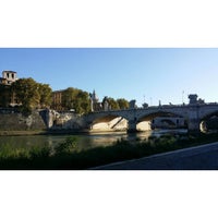 Photo taken at Lungotevere by RegazzinoFromhell on 9/21/2015