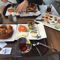 รูปภาพถ่ายที่ Simit Café โดย Abdurrahman Ç. เมื่อ 4/9/2016