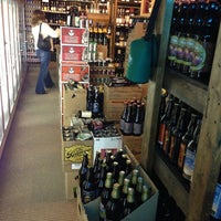 Photo taken at Peabody&amp;#39;s Wine &amp;amp; Beer Merchants by Joel L. on 12/23/2012