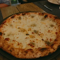 Foto tirada no(a) Namo Pizzeria &amp;amp; Italian Restaurant por Yoshikatsu M. em 6/20/2019