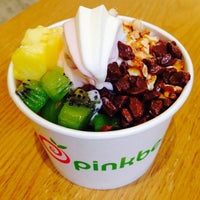Photo taken at Pinkberry by Gozde G. on 1/2/2014
