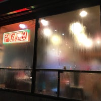 1/6/2018にLane R.がFamous Famiglia Pizzaで撮った写真