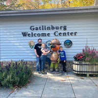 Das Foto wurde bei Gatlinburg Welcome Center von Fat Matt R. am 10/23/2022 aufgenommen