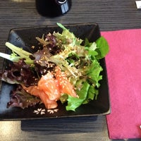 Photo taken at Le Bar à Sushi Izumi by Arthur J. on 12/9/2014
