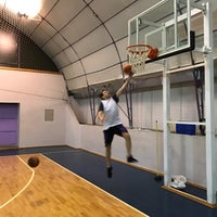 Снимок сделан в Hidayet Türkoğlu Basketbol ve Spor Okulları Dikmen пользователем Sertaç 12/23/2016